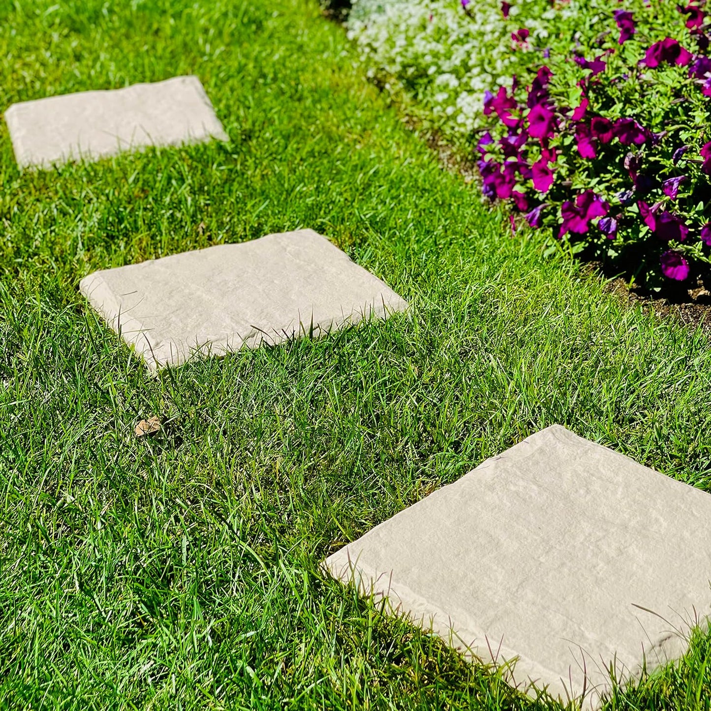 🔥Last Day 50% OFF - 8PCS Decorative Stepping Stones That Stake Into The Ground